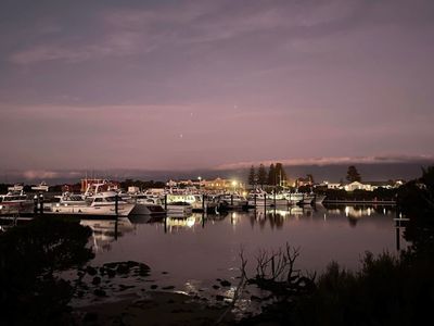 nestled-in-the-bustling-tourist-town-of-robe-harbour-view-motel-0