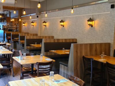 picasso-39-s-pizza-restaurant-4