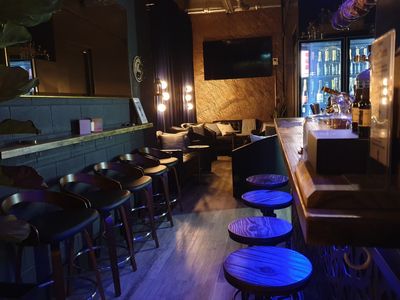 hydrant-bar-a-charming-and-stylish-local-retreat-4