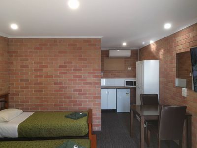high-exposure-regional-motel-on-prime-western-highway-site-3