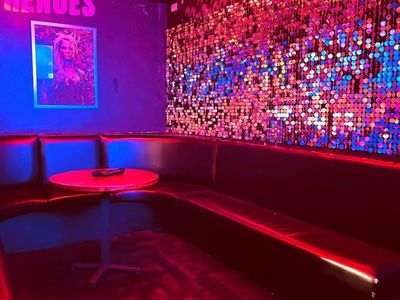 heroes-bar-9