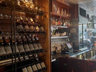 under-offer-aviary-hotel-1p6154-1