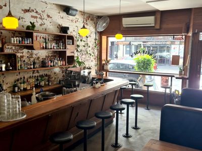 uncle-joe-39-s-a-cosy-little-bar-2