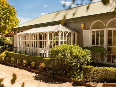 fortnums-restaurant-amp-wedding-venue-sassafras-0