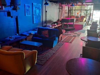 piano-on-high-a-piano-bar-with-a-late-night-licence-4