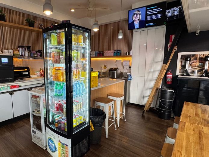 iconic-melbourne-laneway-caf-233-proven-performer-with-minimal-owner-input-2