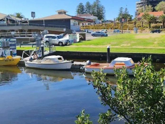 established-marine-hire-business-in-prime-frankston-location-2