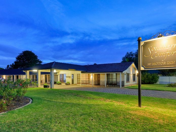 under-offer-southern-comfort-motor-inn-1