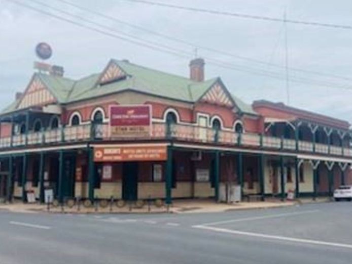 under-offer-star-hotel-rutherglen-1