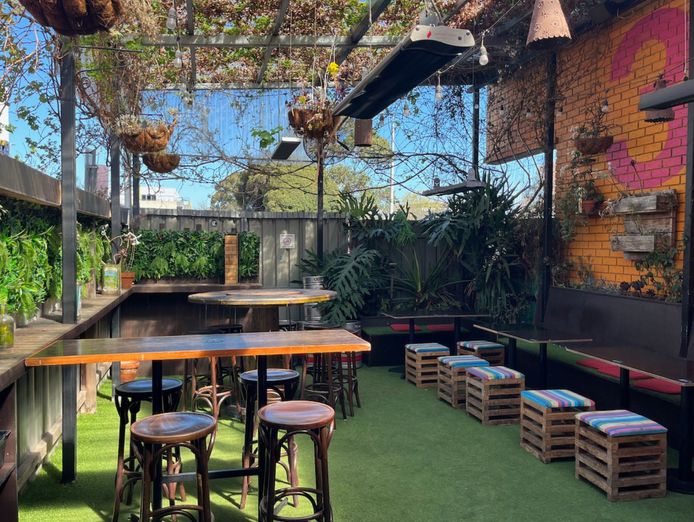 littlefoot-popular-bar-amp-live-music-venue-8