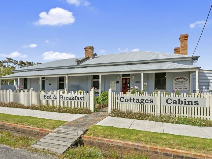 historic-coastal-gem-rodondo-accommodation-port-albert-0