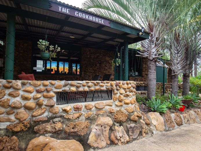 sapphire-caravan-amp-cabin-park-established-park-in-a-renowned-outback-tourism-r-1