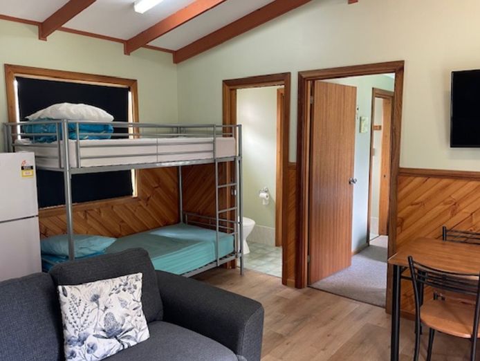 millicent-lakeside-caravan-park-amp-takeaway-1p6357-4