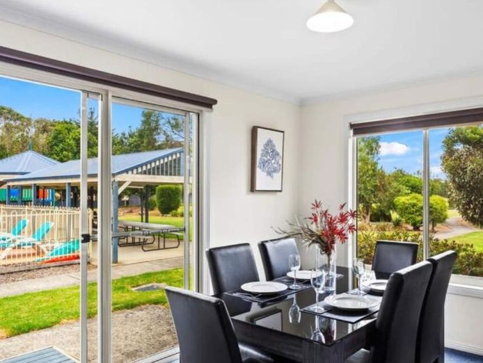 phillip-island-resort-amp-caf-233-with-growth-potential-3