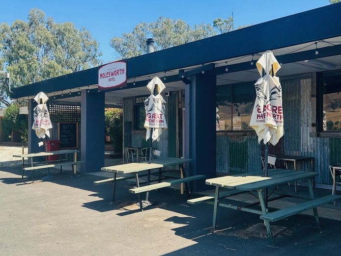 country-pub-opportunity-molesworth-hotel-motel-0