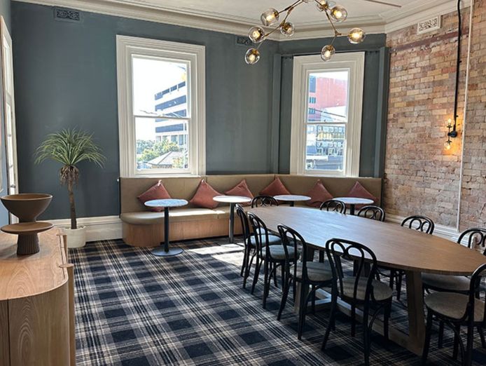 hotel-lona-fully-renovated-venue-in-frankstons-entertainment-hub-2
