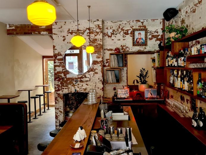 uncle-joe-39-s-a-cosy-little-bar-3