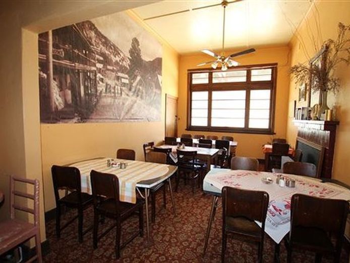commercial-hotel-woods-point-1p6187-4