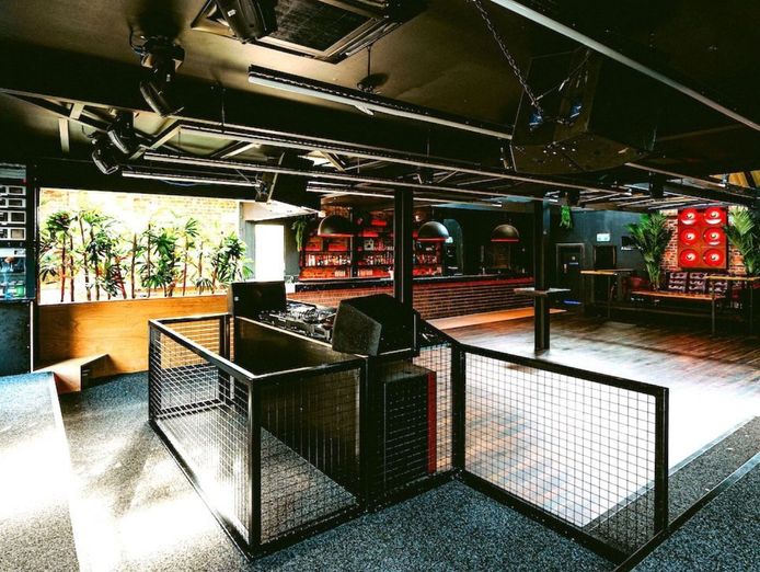 sound-music-bar-a-premier-late-night-entertainment-venue-9