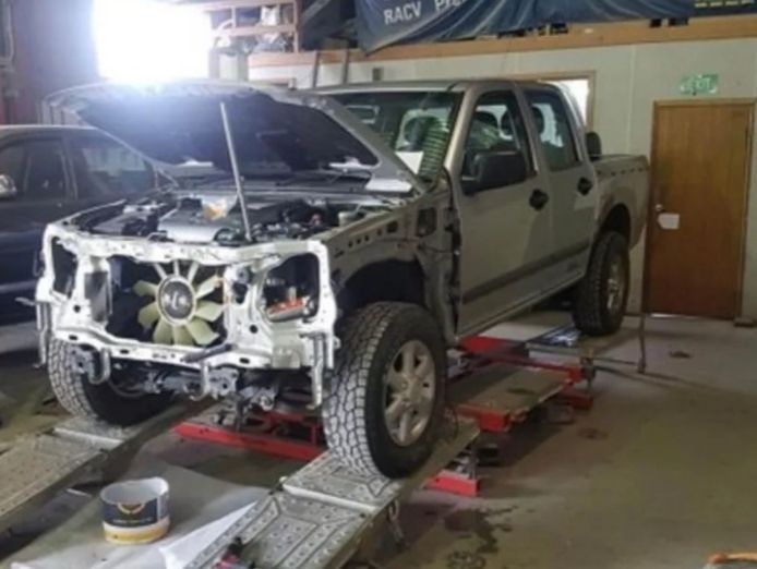 24-hour-towing-service-body-repair-shop-1p6297-5