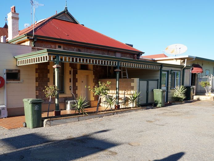 broken-hill-leasehold-motel-with-33-year-lease-operating-under-management-1p6-3