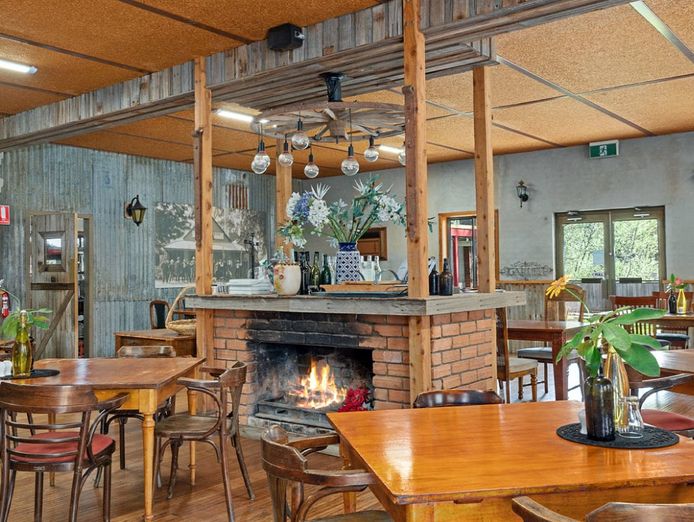 country-pub-opportunity-molesworth-hotel-motel-4