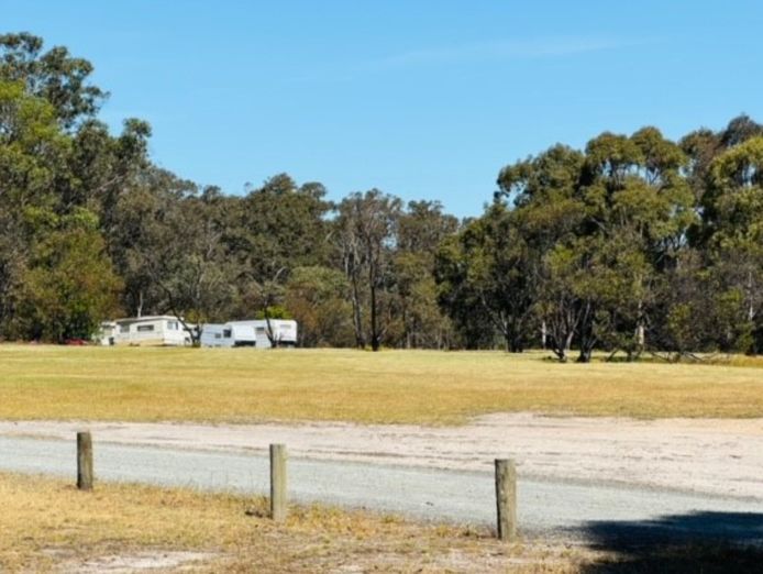 under-offer-blores-hill-caravan-camping-ground-1p6213-6