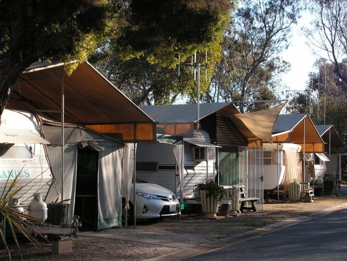 numurkah-caravan-park-freehold-residence-plus-leasehold-business-9