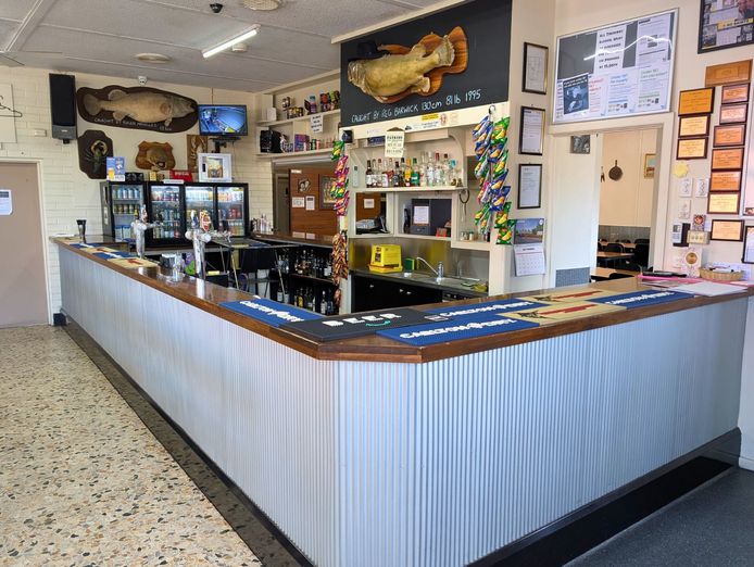 railway-hotel-strathmerton-vic-murray-river-one-pub-town-6