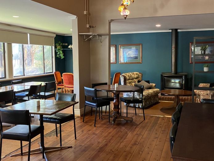 whorouly-hotel-a-historic-country-pub-with-significant-growth-potential-3