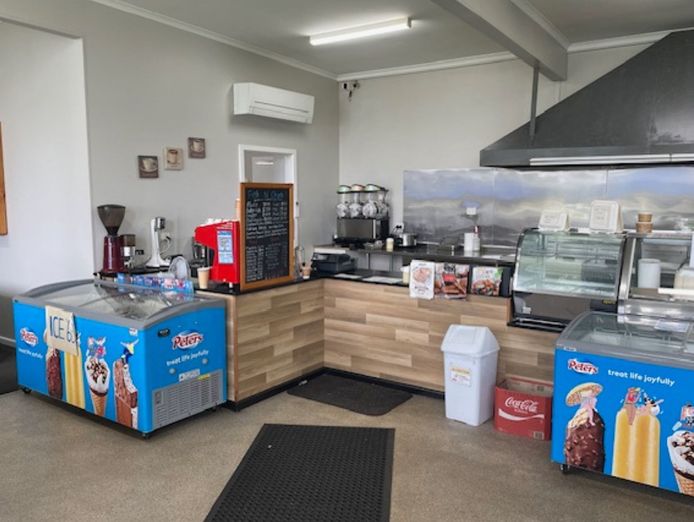 millicent-lakeside-caravan-park-amp-takeaway-1p6357-7