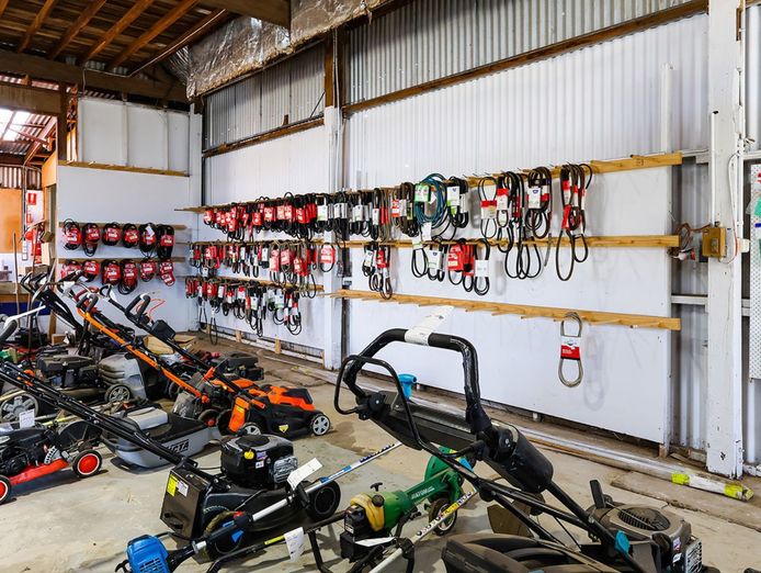 prime-portland-freehold-business-opportunity-established-retail-amp-workshop-3
