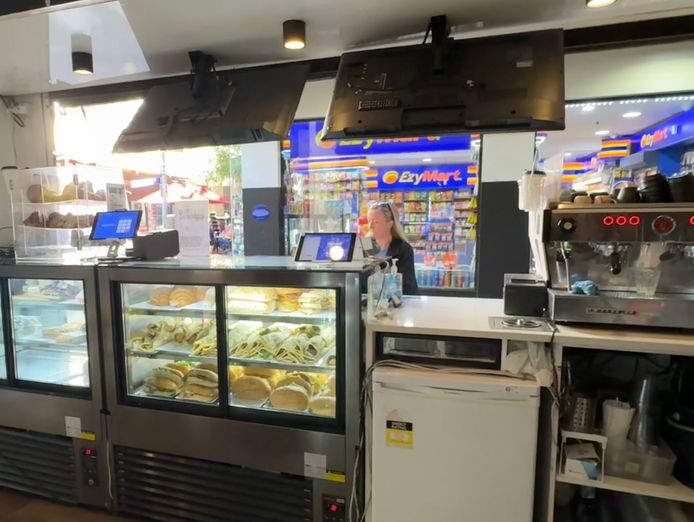 iconic-melbourne-laneway-caf-233-proven-performer-with-minimal-owner-input-4