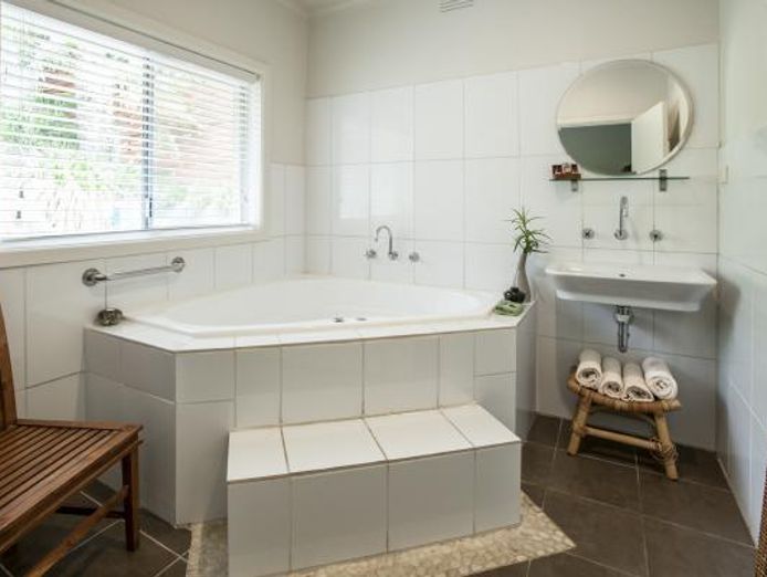 boutique-freehold-accommodation-offering-income-and-lifestyle-in-healesville-4