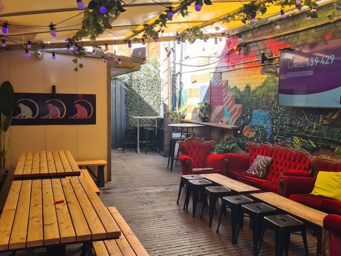 three-monkeys-award-winning-bar-on-chapel-street-9