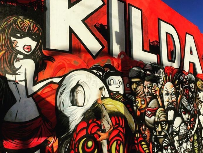 under-offer-iddy-biddy-bar-8