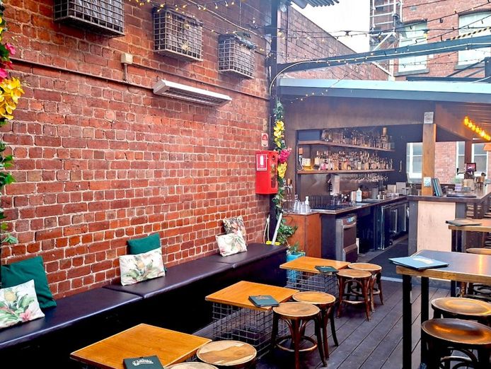 union-electric-a-cbd-laneway-cocktail-bar-and-rooftop-9