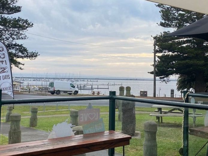 high-exposure-waterfront-caf-233-with-growth-potential-1