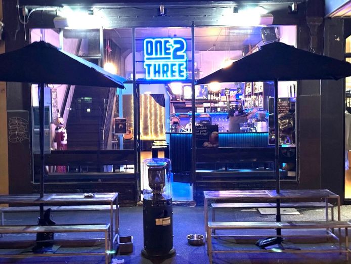under-offer-one-2-three-bar-0