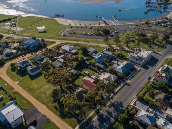 historic-coastal-gem-rodondo-accommodation-port-albert-1