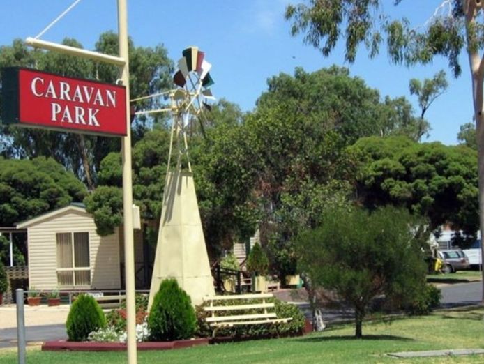 numurkah-caravan-park-freehold-residence-plus-leasehold-business-0