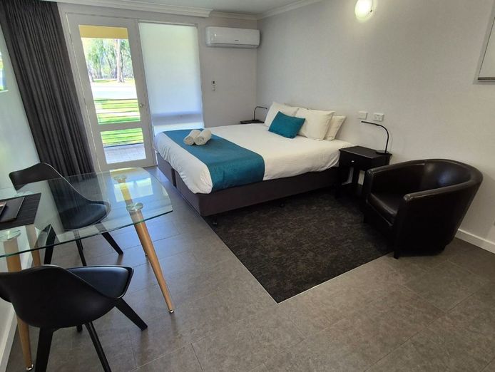 under-offer-barham-bridge-motor-inn-5