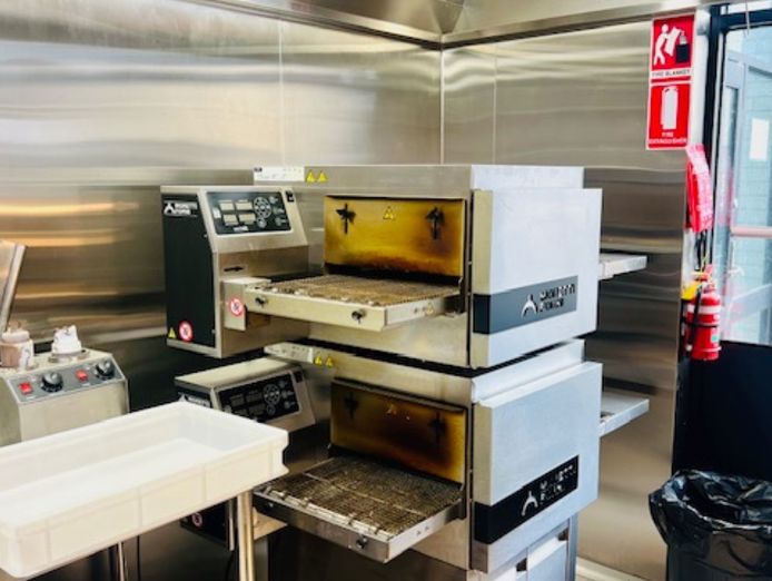 fully-fitted-modern-pizzeria-with-premium-fit-out-8