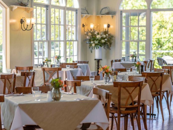 fortnums-restaurant-amp-wedding-venue-sassafras-5