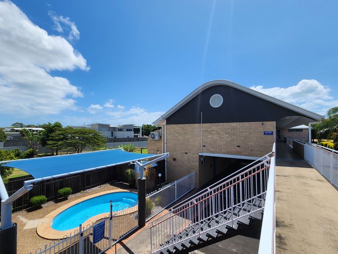 waterfront-new-35-year-lease-high-roi-in-hervey-bay-1p6198m-0