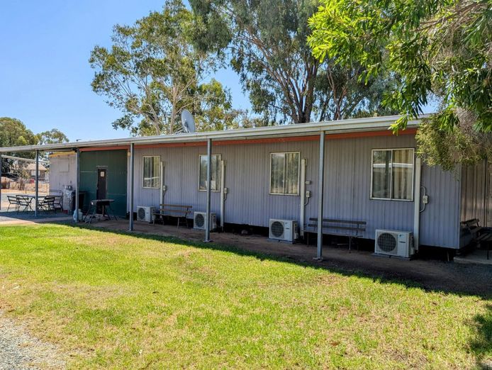 post-office-hotel-caravan-park-6