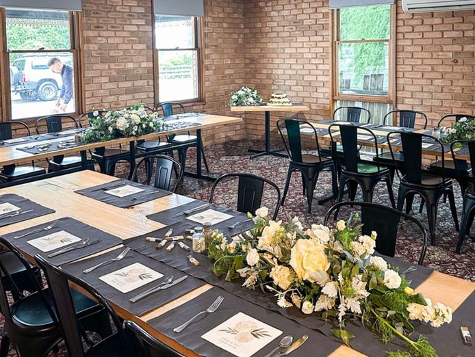 the-farmers-arms-hotel-1