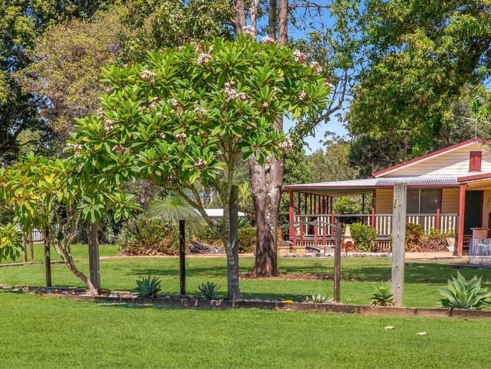 26-acres-established-pet-resort-amp-multiple-residences-a-rare-freehold-oppor-4