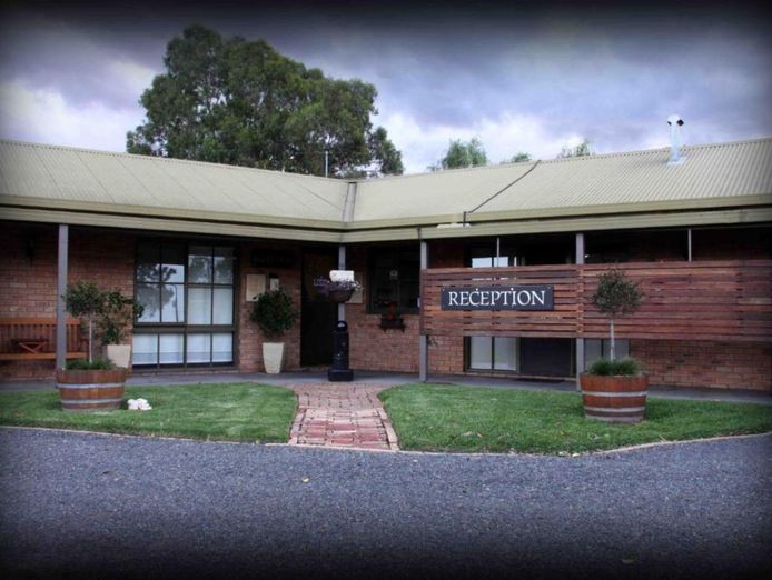 26-room-leasehold-motel-in-thriving-murray-river-region-1