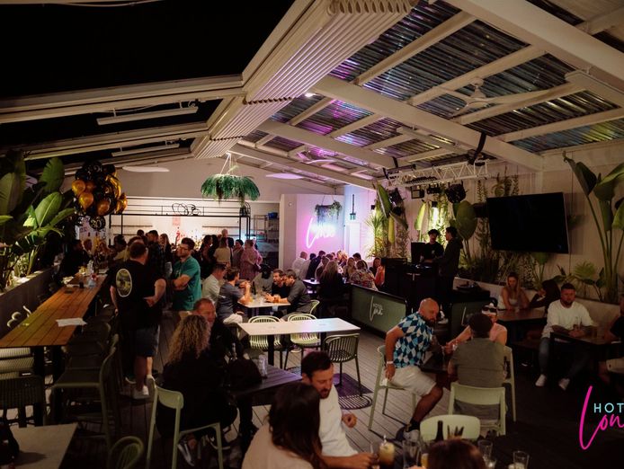 hotel-lona-fully-renovated-venue-in-frankstons-entertainment-hub-7